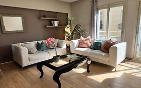 Your Parisian Hideaway - Entire Apartment